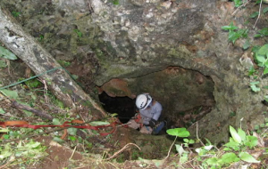 Entering Cueva de la Vaca Perdida