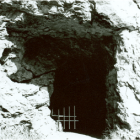 Historic entrance to Jewel Cave at Jewel Cave National Monument, South Dakota, USA.