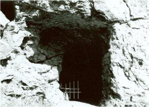 Historic entrance to Jewel Cave at Jewel Cave National Monument, South Dakota, USA.