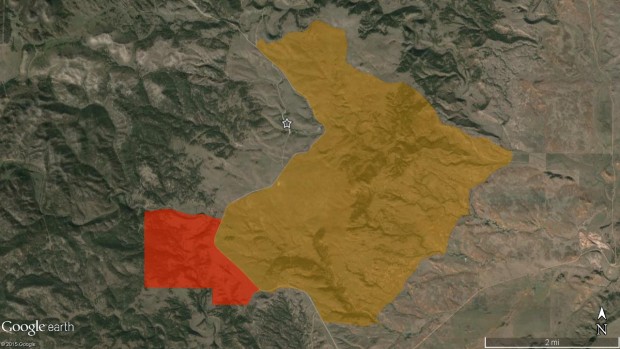 A map showing the park's visitor center in relation to prescribed burn (red) and the wildfire (orange) at Wind Cave National Park.